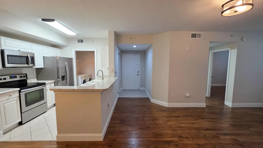 5090 FAIRWAYS CIRCLE #H105 Vero Beach, FL 32967