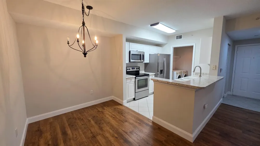 5090 FAIRWAYS CIRCLE #H105 Vero Beach, FL 32967
