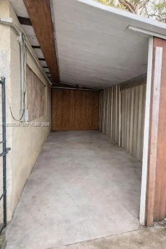 8835 SW 27th St Miami, FL 33165