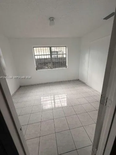 8835 SW 27th St Miami, FL 33165