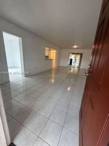 8835 SW 27th St Miami, FL 33165
