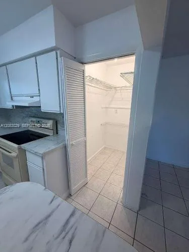 8835 SW 27th St Miami, FL 33165