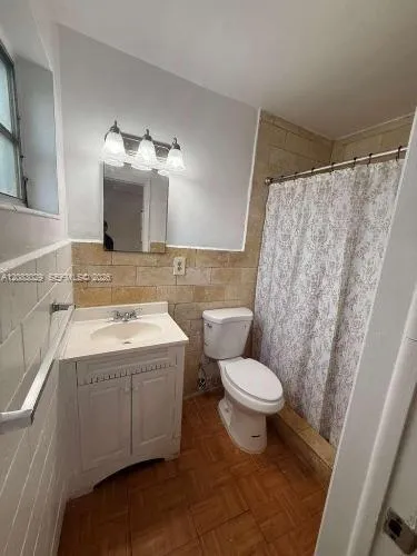 8835 SW 27th St Miami, FL 33165