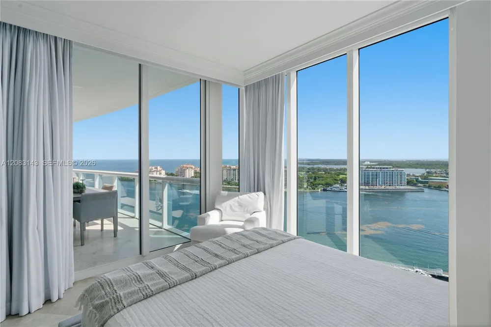 1000 S Pointe Dr #2202 Miami Beach, FL 33139