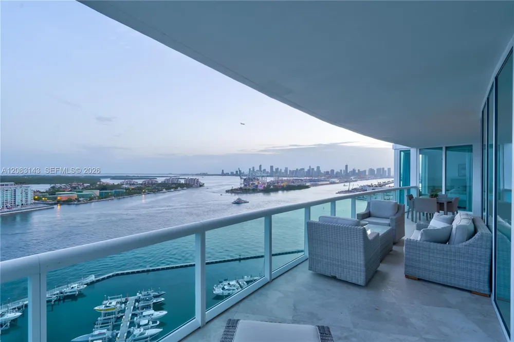 1000 S Pointe Dr #2202 Miami Beach, FL 33139