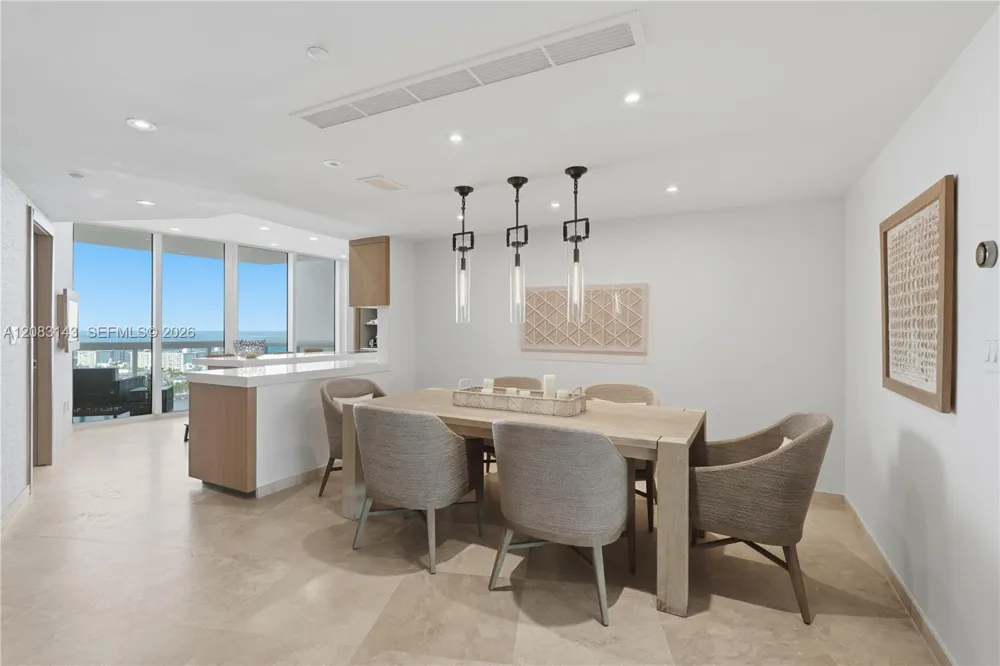 1000 S Pointe Dr #2202 Miami Beach, FL 33139