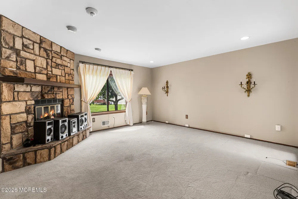 84 Diamond Lane Old Bridge, NJ 08857