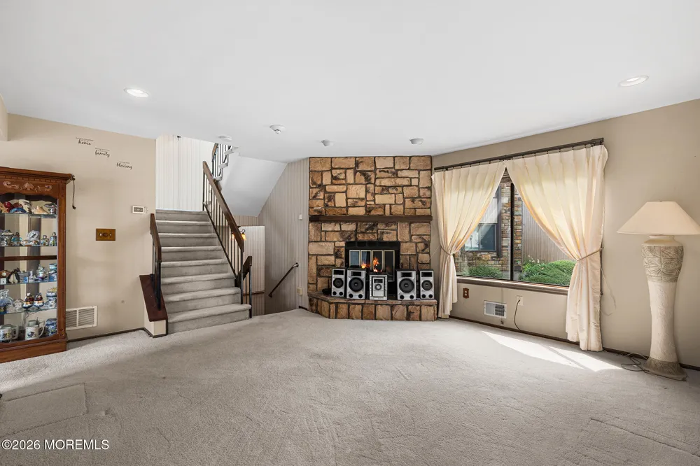 84 Diamond Lane Old Bridge, NJ 08857