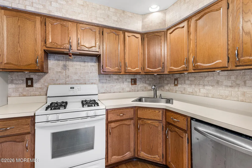 84 Diamond Lane Old Bridge, NJ 08857
