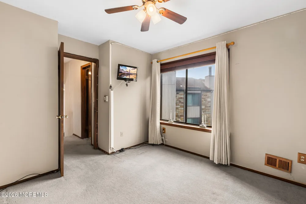 84 Diamond Lane Old Bridge, NJ 08857