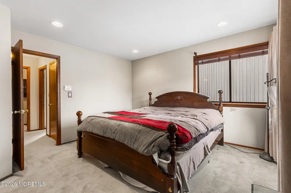 84 Diamond Lane Old Bridge, NJ 08857