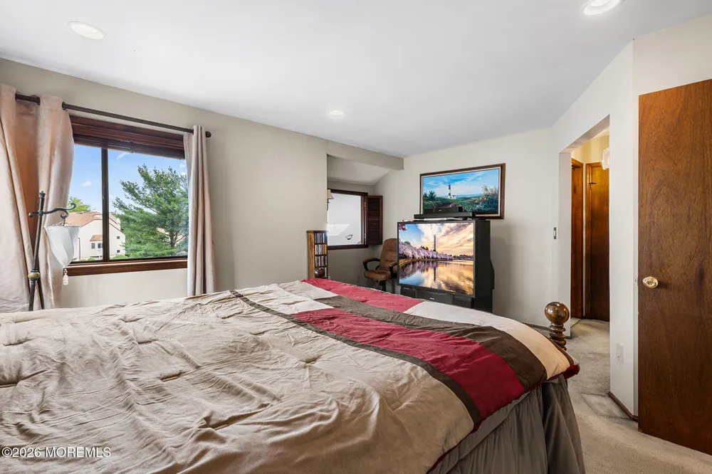 84 Diamond Lane Old Bridge, NJ 08857