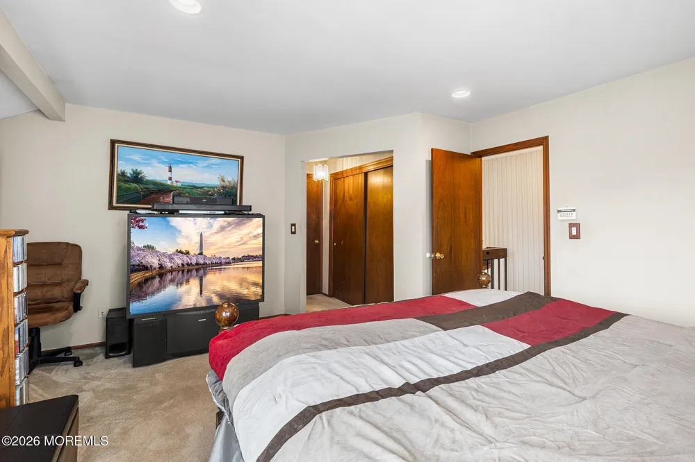 84 Diamond Lane Old Bridge, NJ 08857