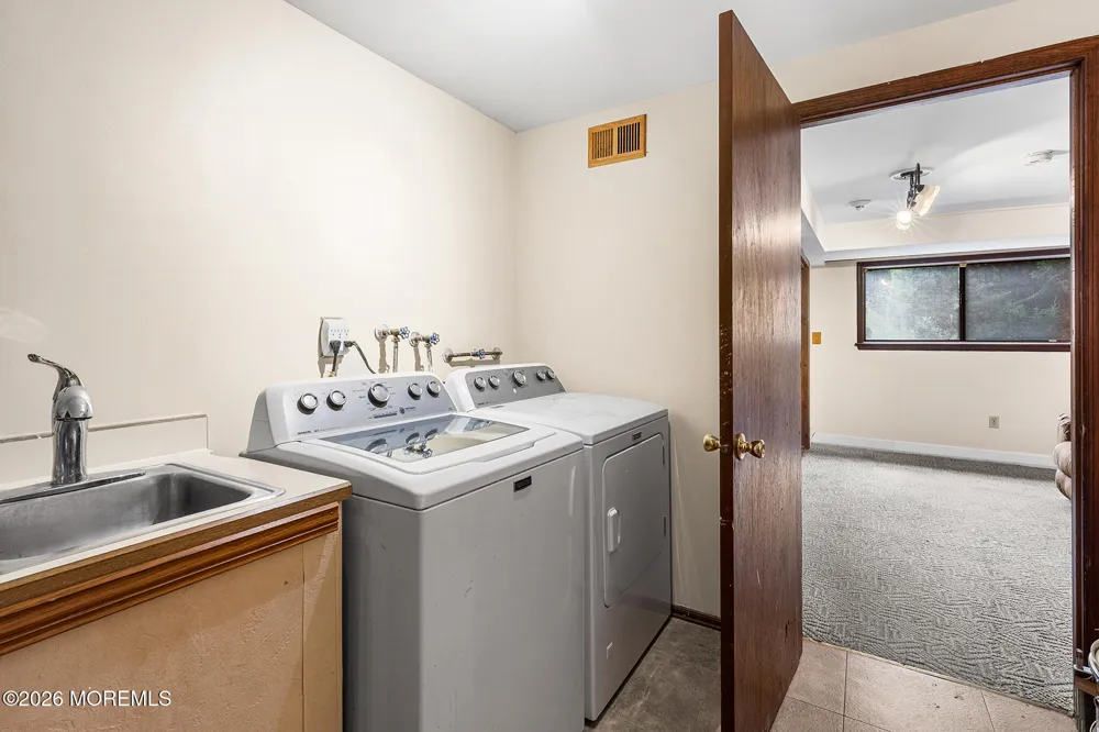 84 Diamond Lane Old Bridge, NJ 08857