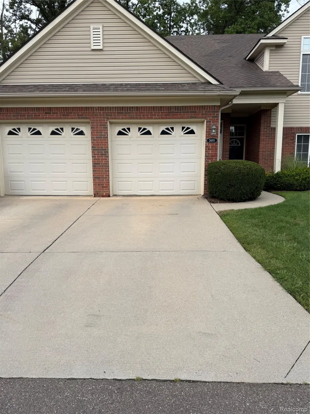3695 Eagle Creek Drive Shelby Charter Township, MI 48317