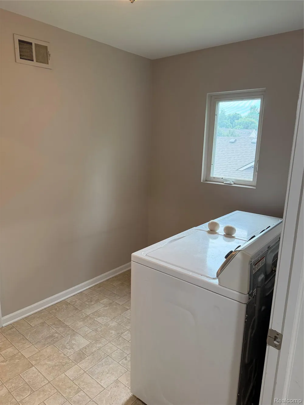 3695 Eagle Creek Drive Shelby Charter Township, MI 48317