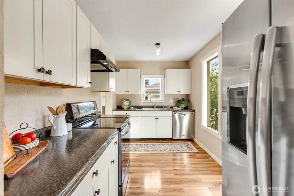 451 Tracy Avenue Port Orchard, WA 98366