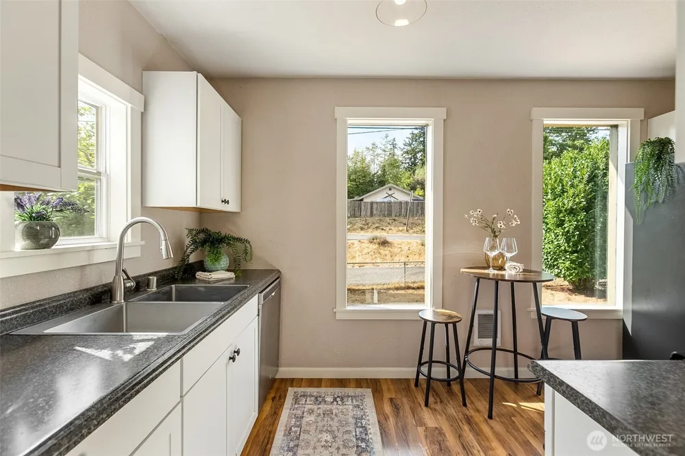 451 Tracy Avenue Port Orchard, WA 98366