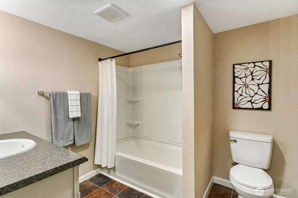 451 Tracy Avenue Port Orchard, WA 98366