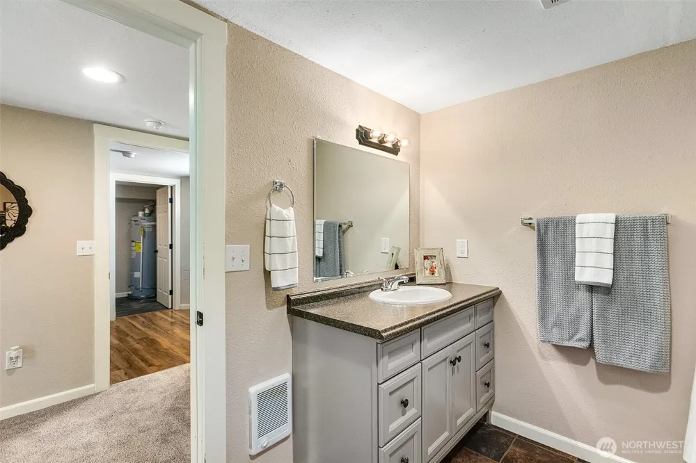 451 Tracy Avenue Port Orchard, WA 98366