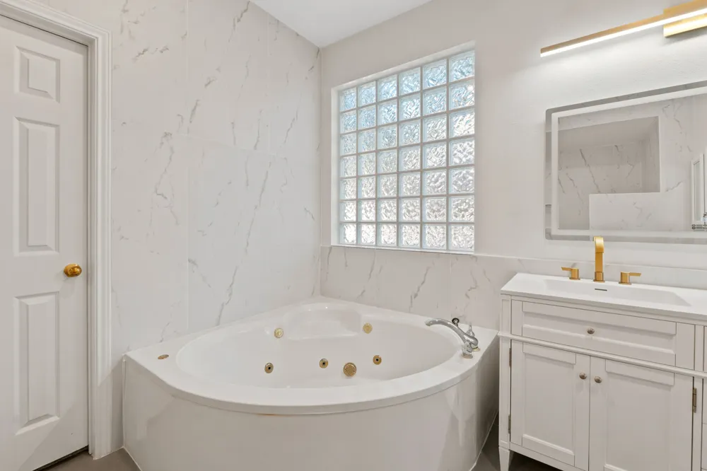 10036 Scull Creek Drive Austin, TX 78730