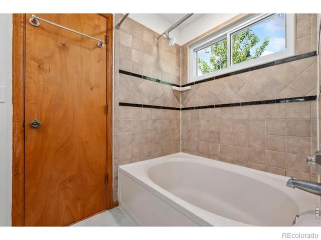 906 Deer Creek Lane Fort Collins, CO 80526