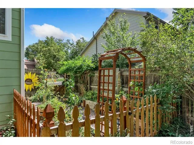 906 Deer Creek Lane Fort Collins, CO 80526