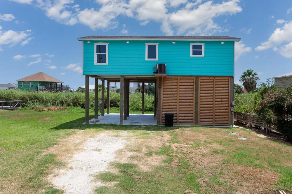 1938 Moms Road Port Bolivar, TX 77650