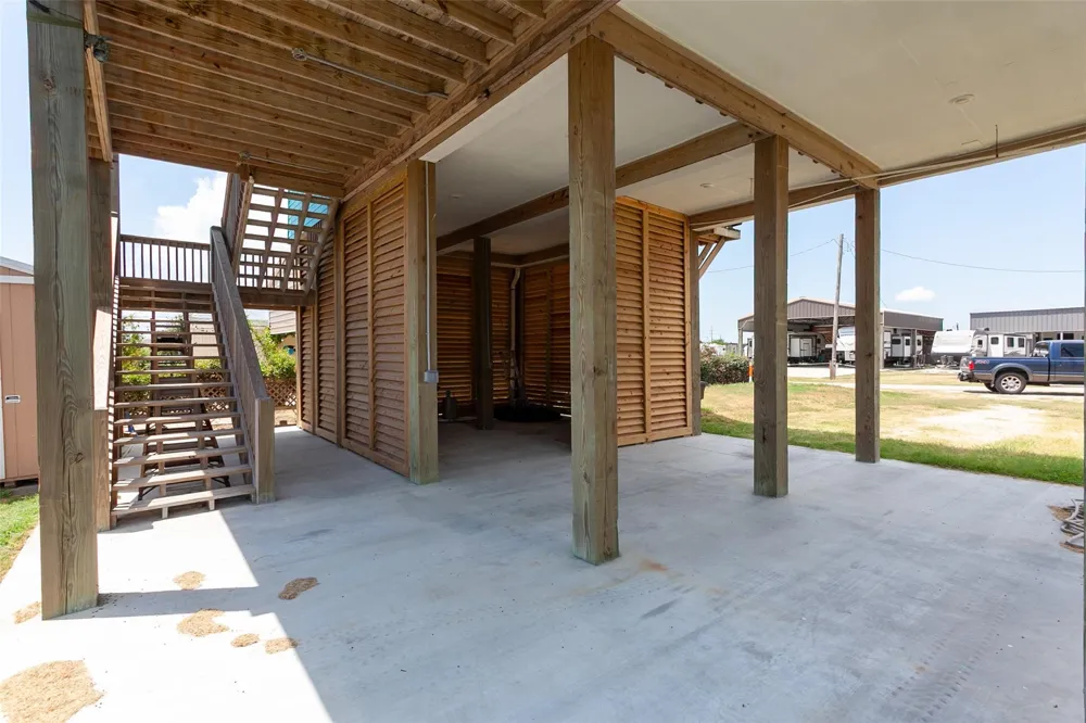 1938 Moms Road Port Bolivar, TX 77650
