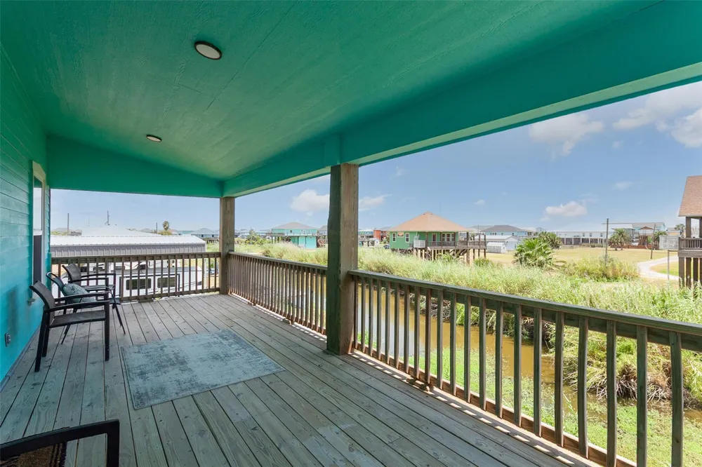 1938 Moms Road Port Bolivar, TX 77650