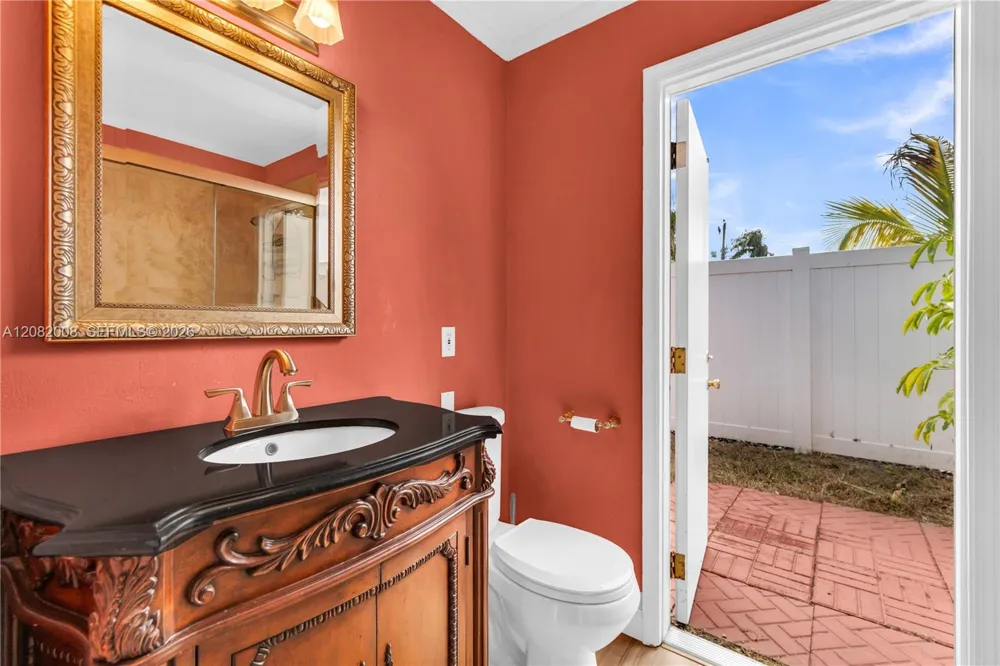 2533 NE 35th Dr Fort Lauderdale, FL 33308