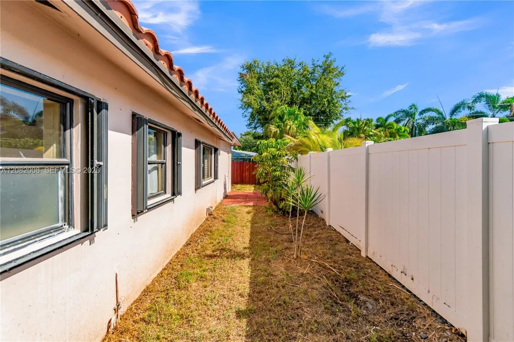 2533 NE 35th Dr Fort Lauderdale, FL 33308