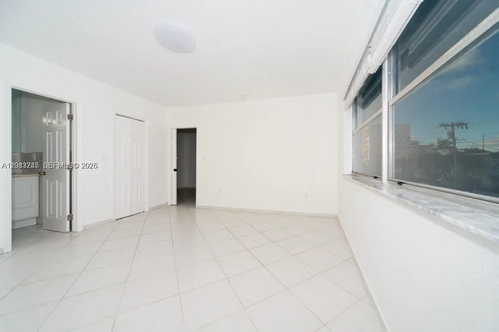 7725 CARLYLE AVE #7 Miami Beach, FL 33141