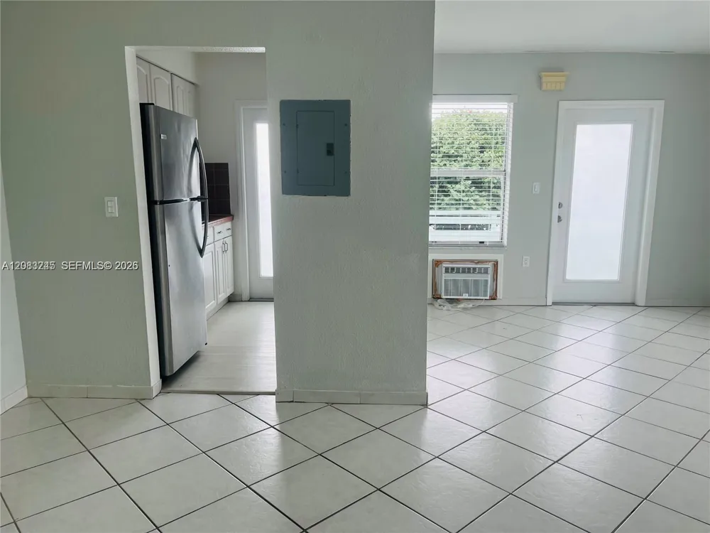7725 CARLYLE AVE #7 Miami Beach, FL 33141