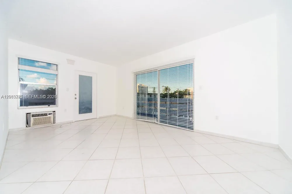 7725 CARLYLE AVE #7 Miami Beach, FL 33141