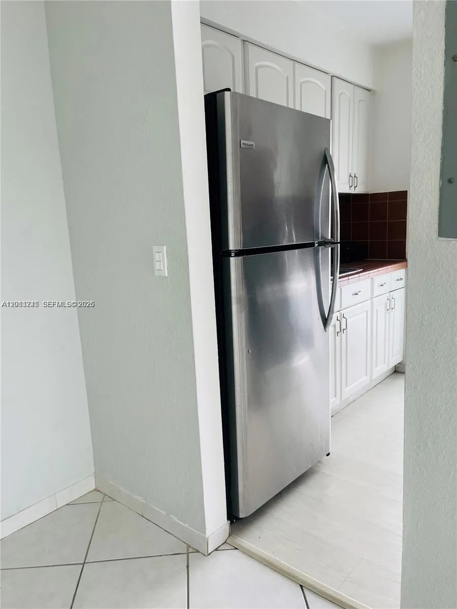 7725 CARLYLE AVE #7 Miami Beach, FL 33141