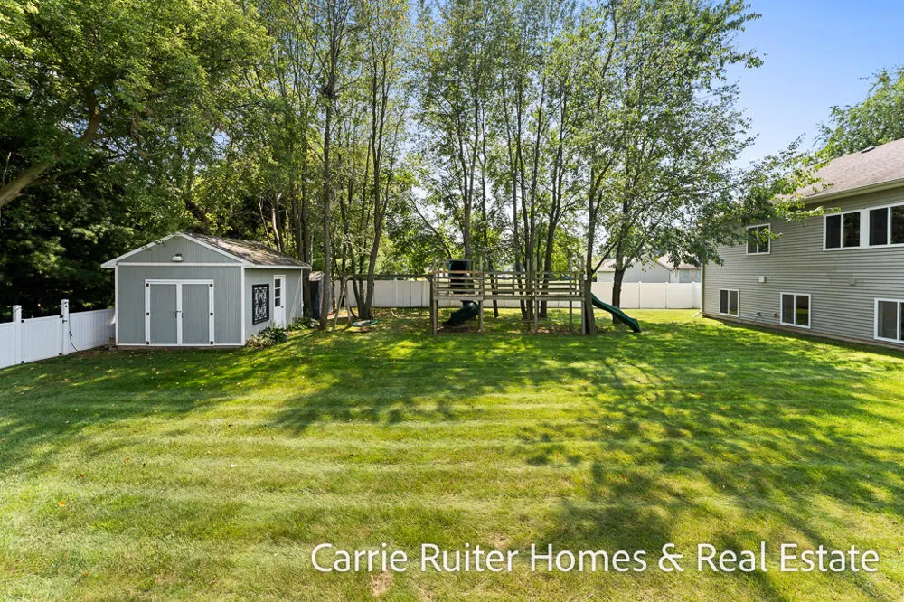 1104 Zachary Street Vicksburg, MI 49097