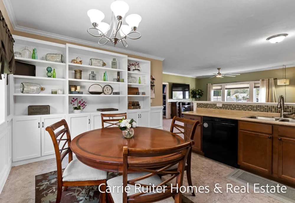 1104 Zachary Street Vicksburg, MI 49097