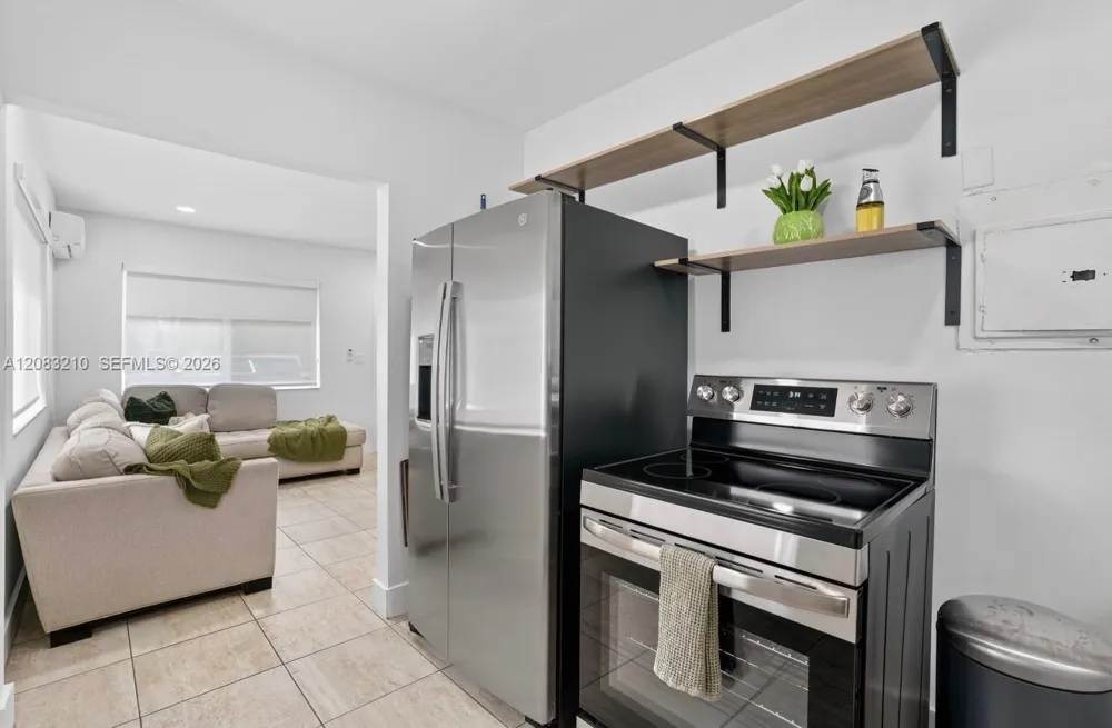 2422 NW 11th St #1 Miami, FL 33125