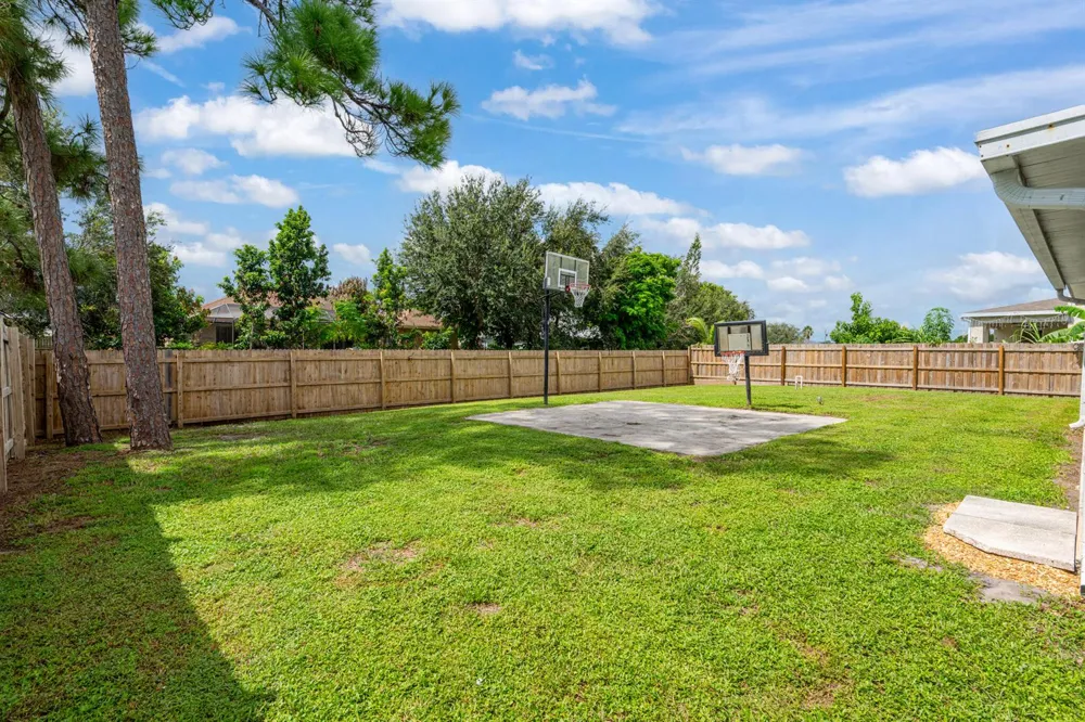 2062 SW JANETTE AVENUE Port St. Lucie, FL 34953