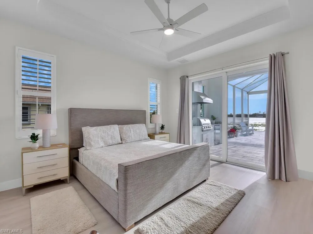 912 SW 4th Place Cape Coral, FL 33991