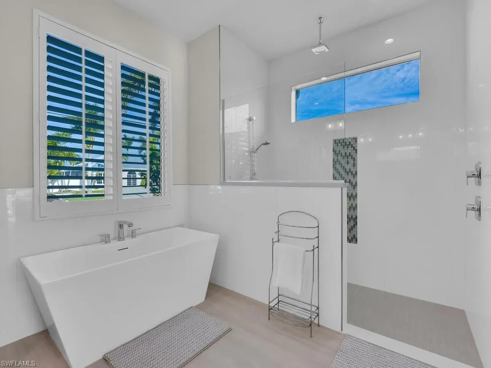 912 SW 4th Place Cape Coral, FL 33991