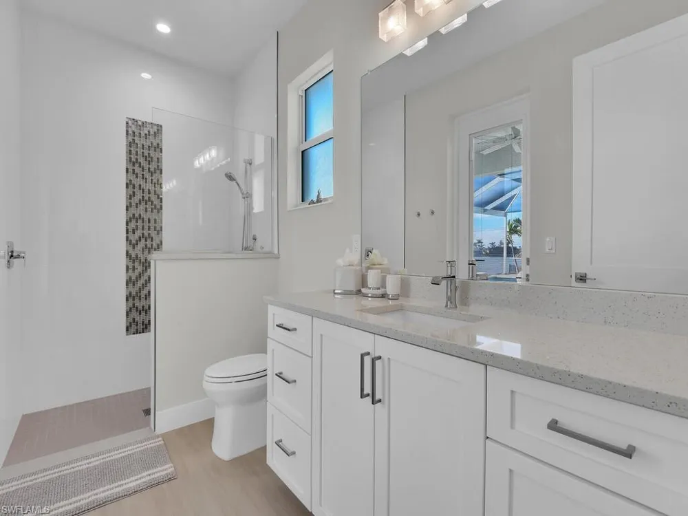 912 SW 4th Place Cape Coral, FL 33991