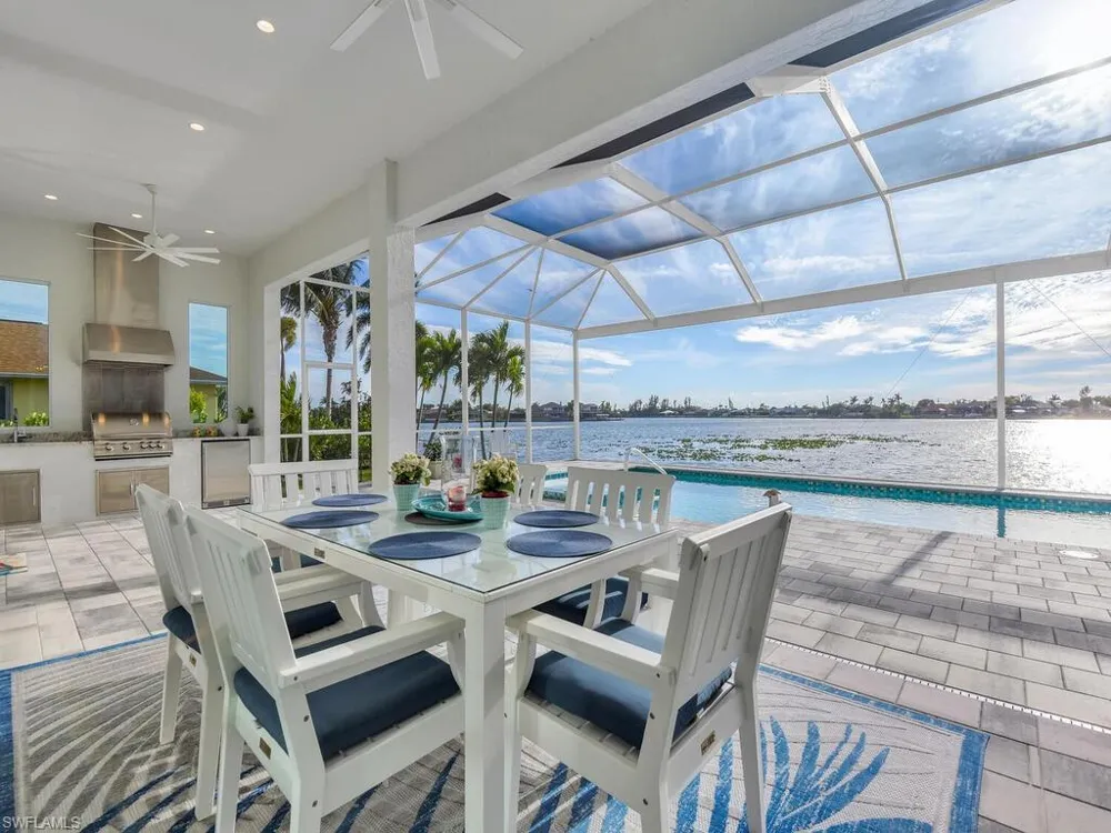 912 SW 4th Place Cape Coral, FL 33991