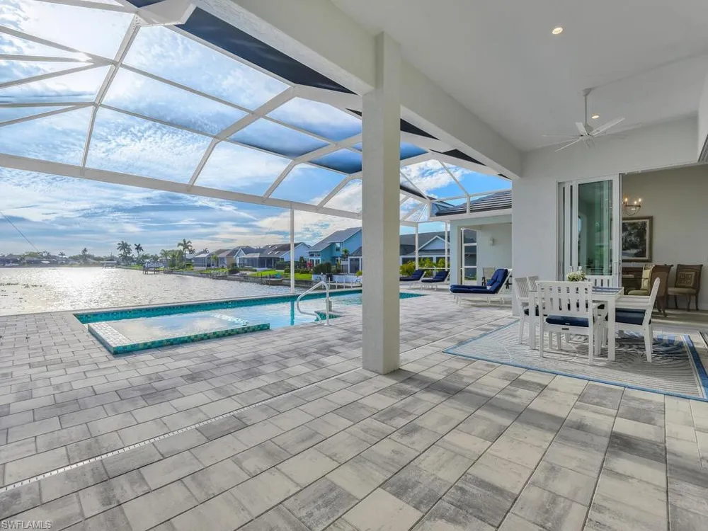 912 SW 4th Place Cape Coral, FL 33991