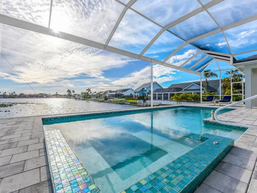 912 SW 4th Place Cape Coral, FL 33991