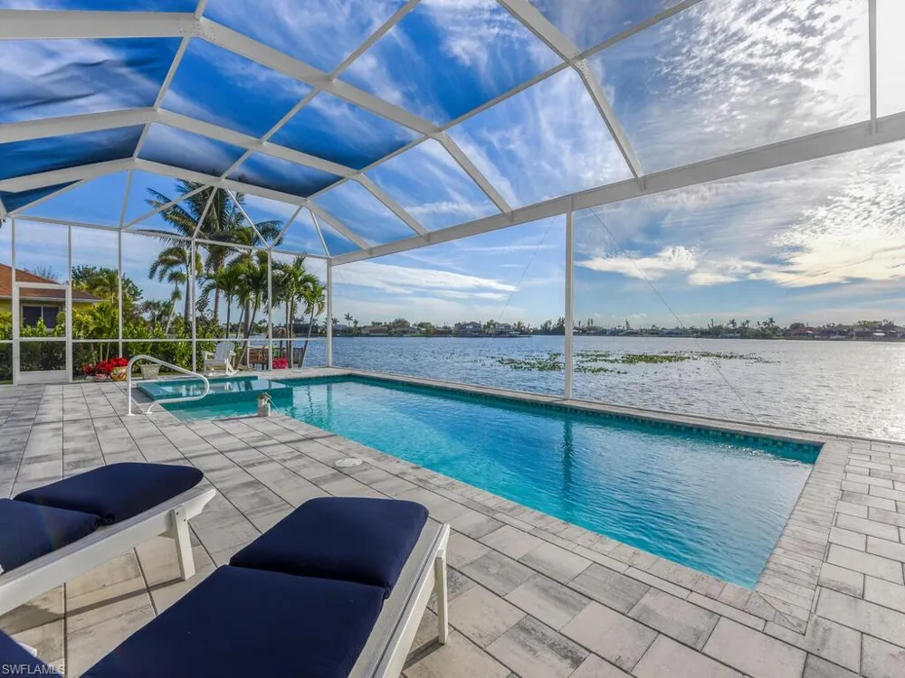 912 SW 4th Place Cape Coral, FL 33991
