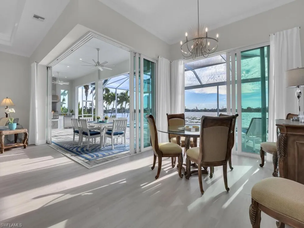 912 SW 4th Place Cape Coral, FL 33991