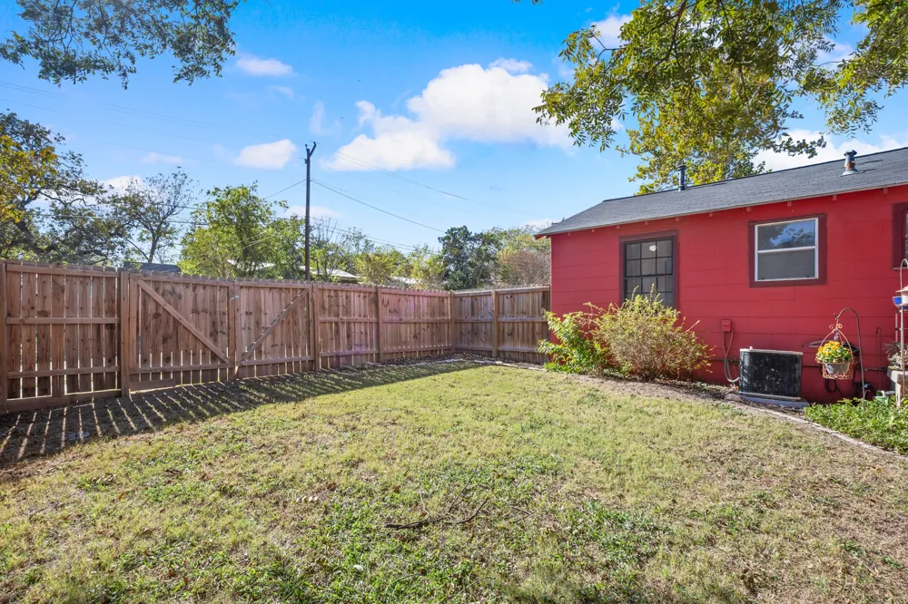 3301 Robinson Avenue Austin, TX 78722