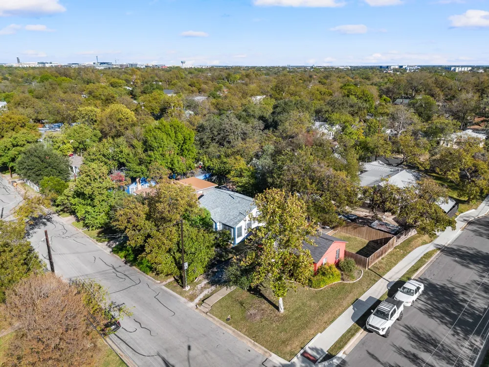 3301 Robinson Avenue Austin, TX 78722